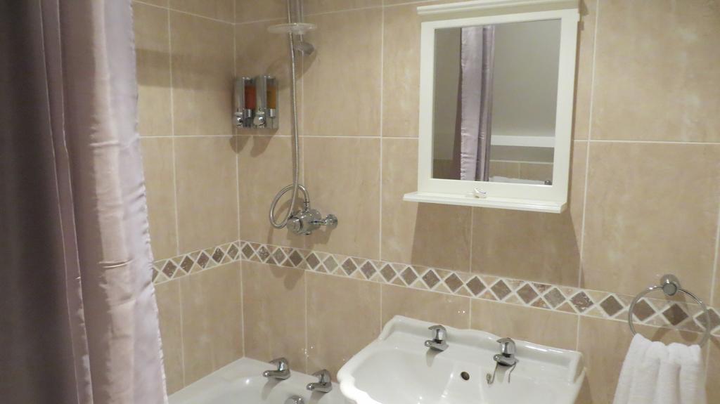 Ambassador Court Hotel High Wycombe Oda fotoğraf